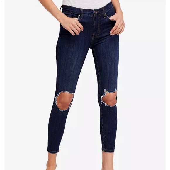 Free People Denim - FREE People Ripped Knee Skinny Jeans 27